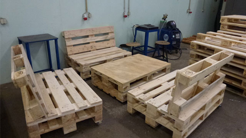 Sitzmöbel aus Holzpaletten
