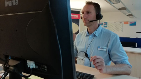 Ein Mann am Arbeitsplatz
