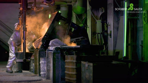 Arbeiter am Hochofen