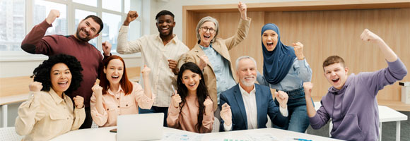 Personengruppe jubelt Personengruppe jubelt