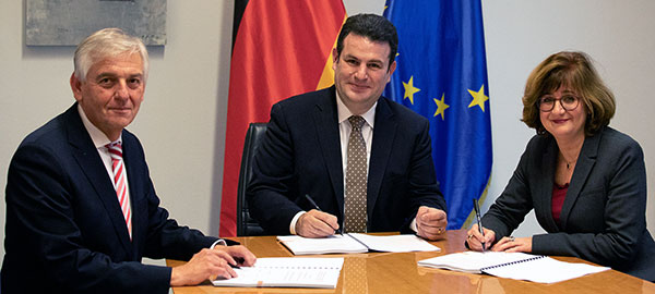 Unterzeichnung der Übergangs-Verwaltungsvereinbarung BMAS/DRV KBS/BVA m