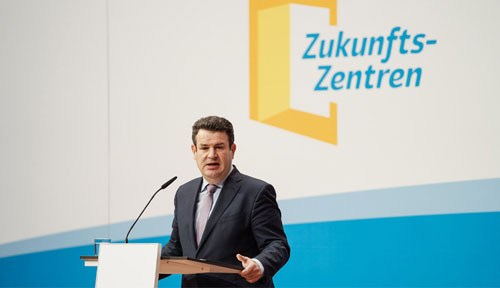  (Bundesarbeits- und sozialminister Hubertus Heil auf der Jahrestatgung der "Zukunftszentren" am 7.12.2023)
